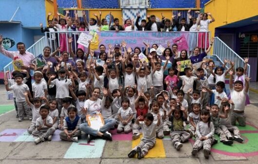 Equipo de Runa con alumnos y maestros de FAE Escuela