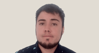 Caleb Zuñiga divertido