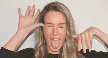 Courtney McColgan divertido