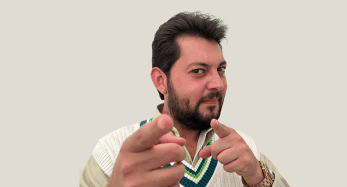 Manuel  Chavez divertido