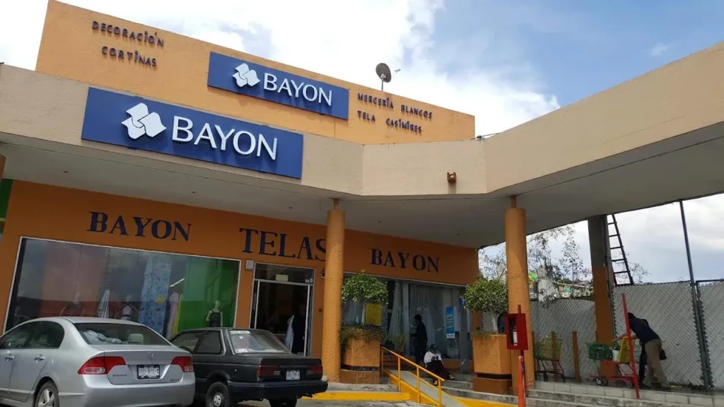 Fachada de la tienda Telas Bayon en Pachuca